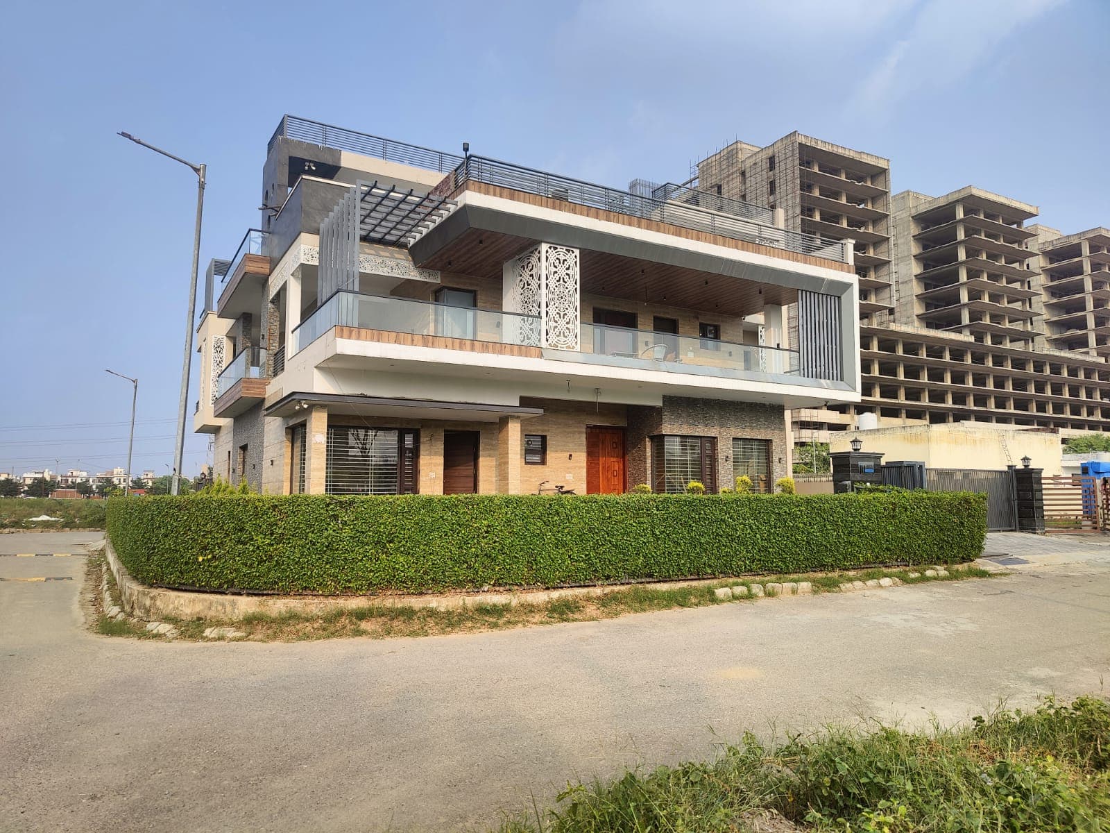 Beautiful exterior of Jastej House